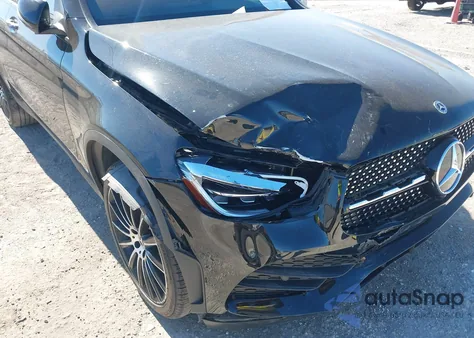 2022 Mercedes-Benz Glc 300 Suv z USA, uszkodzony, nr VIN W1N0G8DB4NV338087